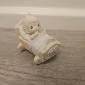 Precious Moments Figurine 2007 “It’s A Girl” #740016